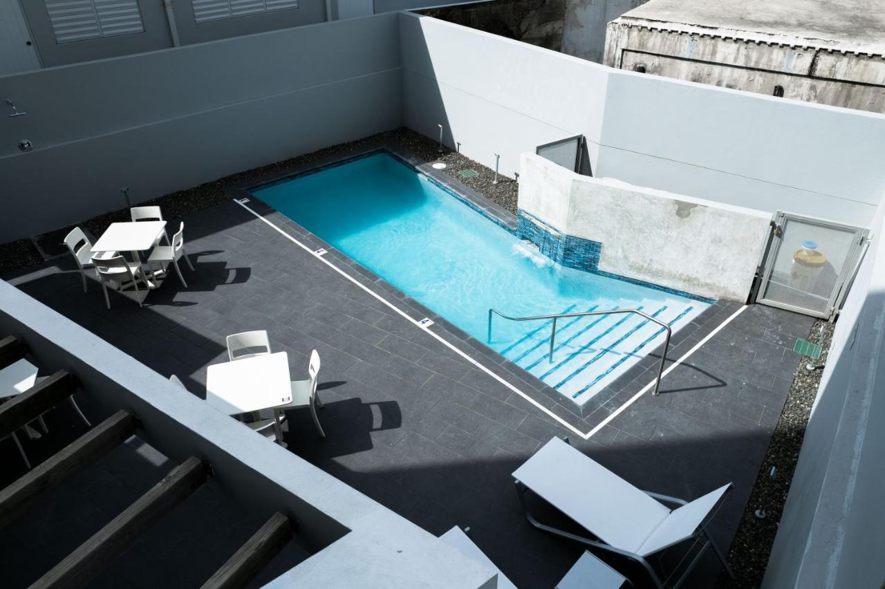 Royal Delonix Hotell Penuelas Exteriör bild